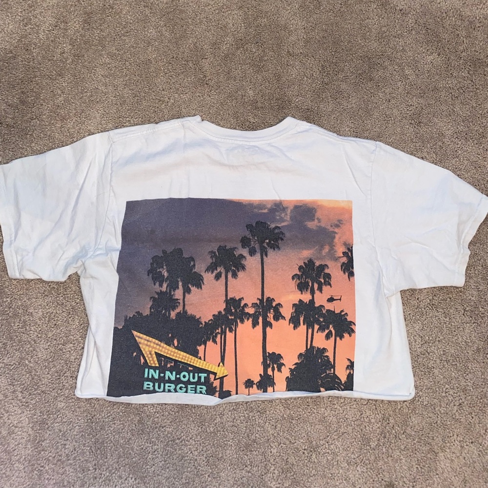 Cropped in n out tee